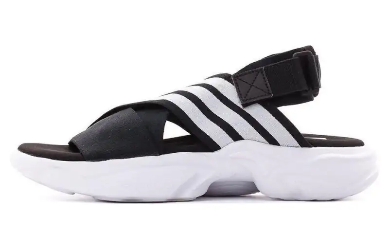 Adidas Wmns Magmur 'Black White' Women's