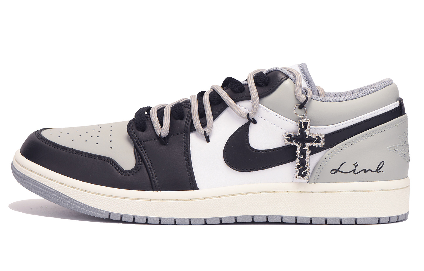 Jordan Air Jordan 1 Slip Resistant Coverage Low top Vintage Basketball Shoes Men’s Black Gray