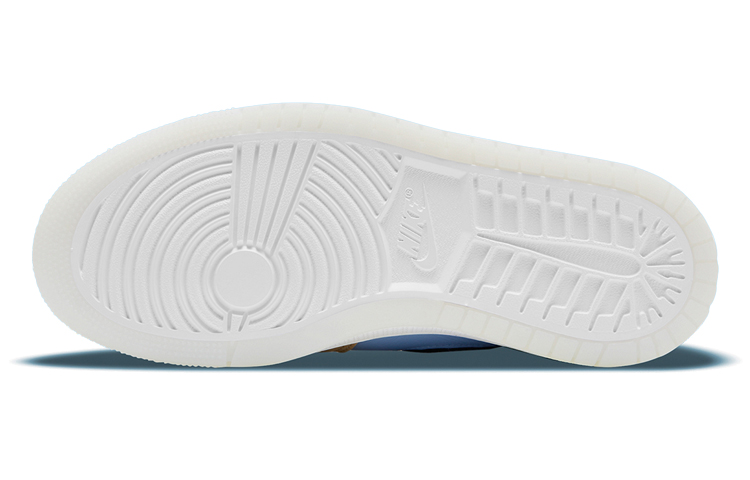 Женские кроссовки Jordan Air Jordan 1 High Zoom Air CMFT (бежево-голубые) — фото 6