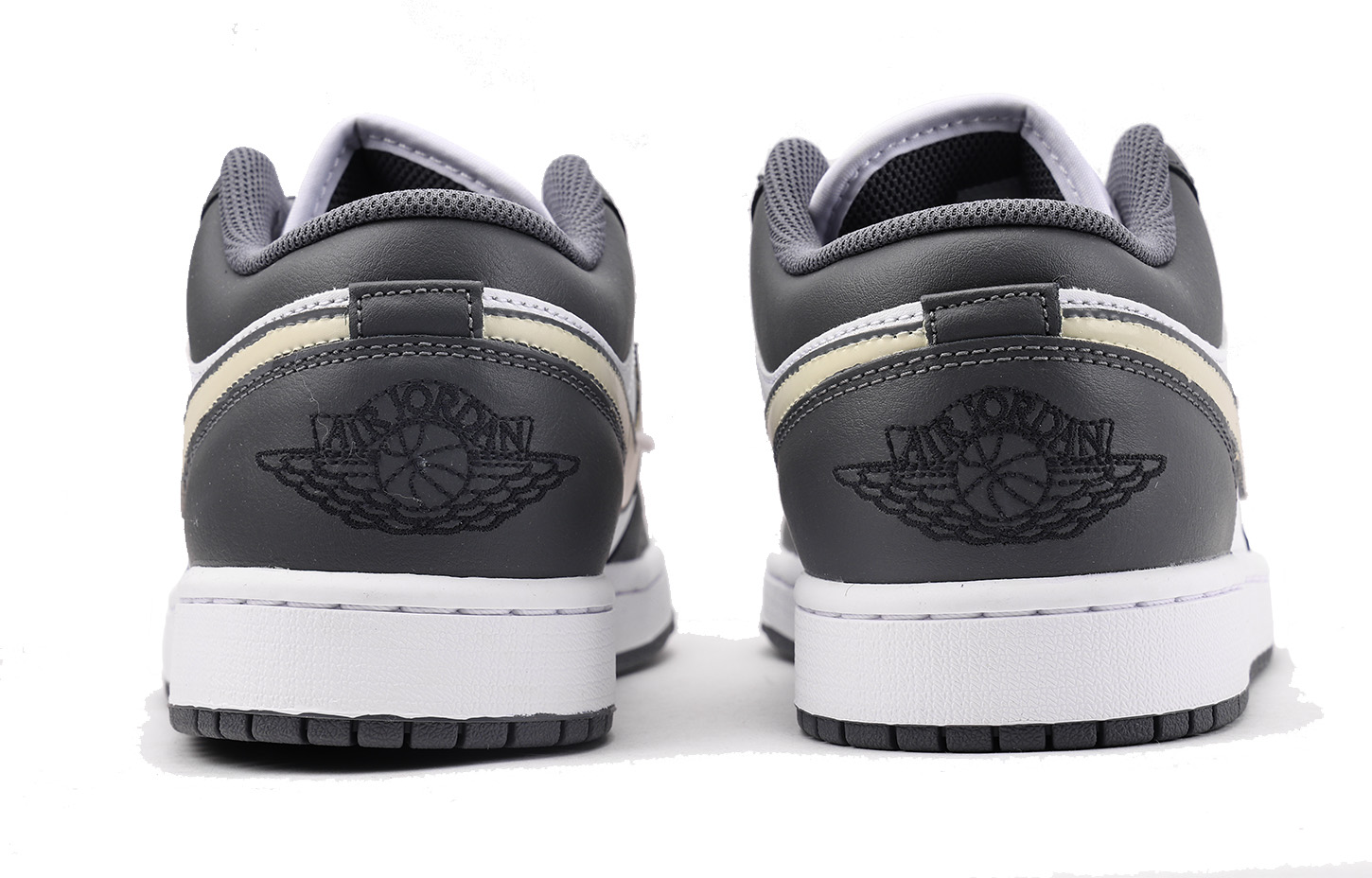 Jordan Air Jordan 1 Slip Resistant Abrasion Resistant Low top Vintage Basketball Shoes Unisex Black Gray