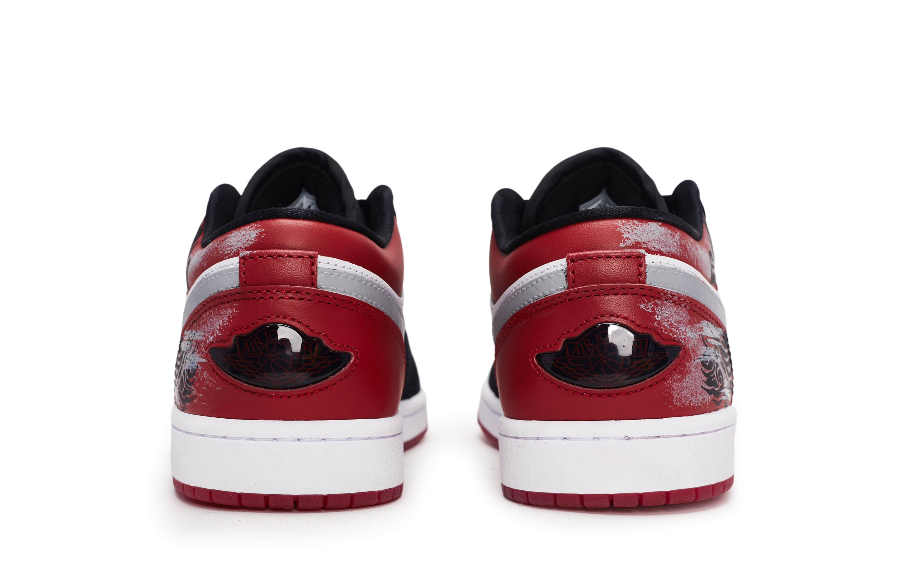 Jordan Air Jordan 1 Abrasion Resistant Low top Vintage Basketball Shoes Unisex Black White Red