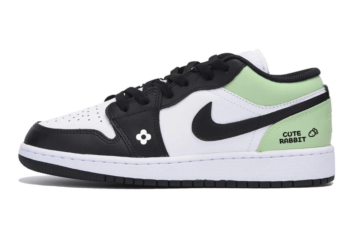 Jordan Air Jordan 1 Urban Chic Style Low top Vintage Basketball Shoes Men's White