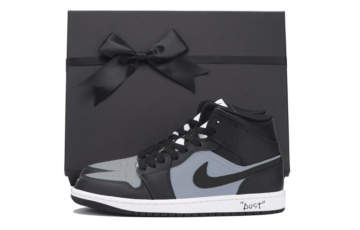 Jordan Air Jordan 1 Non slip Lightweight Low top Vintage Basketball Shoes Men's Black Gray
