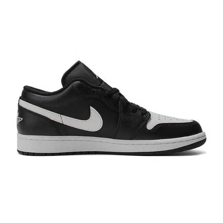 Jordan Air Jordan 1 Slip Resistant Abrasion Resistant Low top Vintage Basketball Shoes Unisex Black White