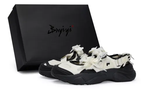 FILA Fusion 811 Manufacturing, Bud Girlish Beach Sandals Women's White Black