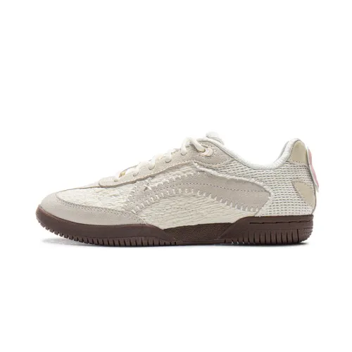 Li Ning Slip Resistant Abrasion Resistant Slip Resistant Abrasion Resistant Low top Table Tennis Shoes Unisex Ecru