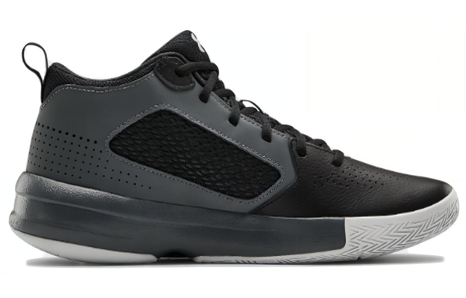 Under Armour Lockdown 5 ‘Black Pitch Grey’