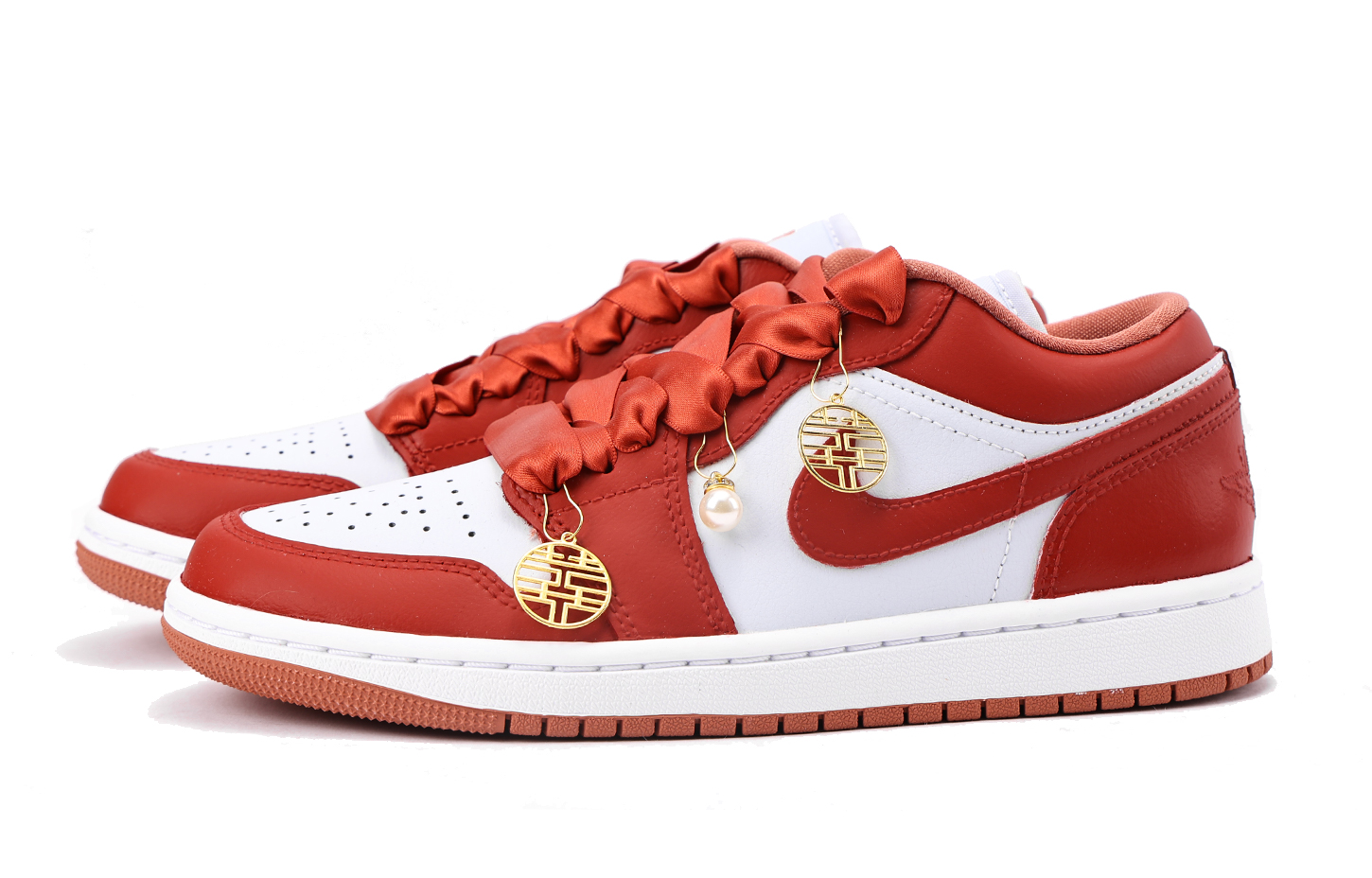 Jordan Air Jordan 1 Slip Resistant Coverage Low top Vintage Basketball Shoes Women’s Red White