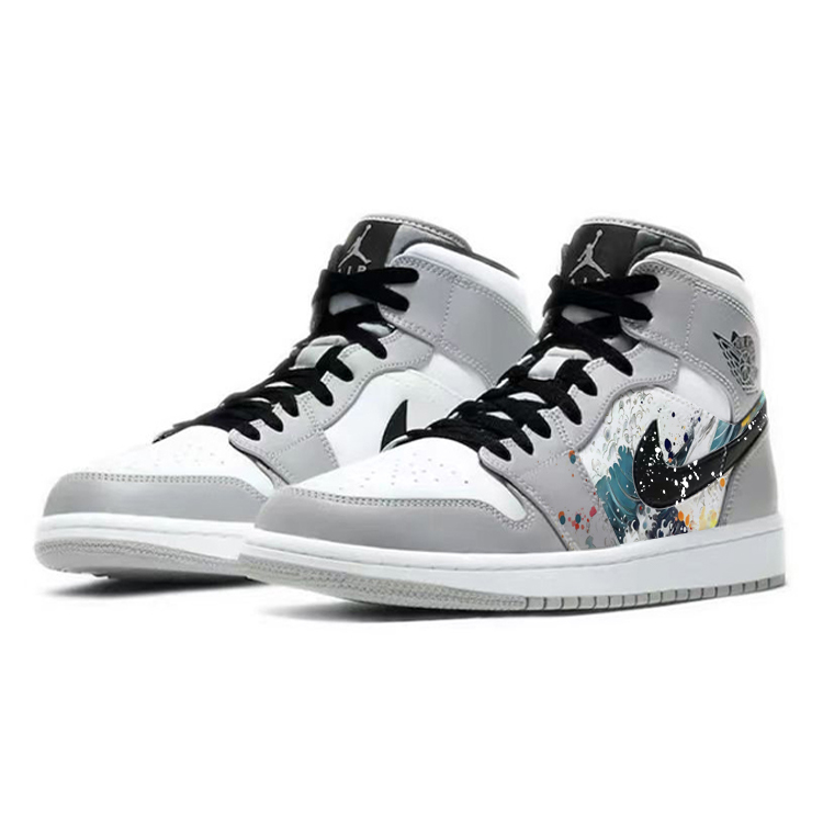 Jordan Air Jordan 1 Vintage Basketball Shoes Men’s Mid Top White/Gray