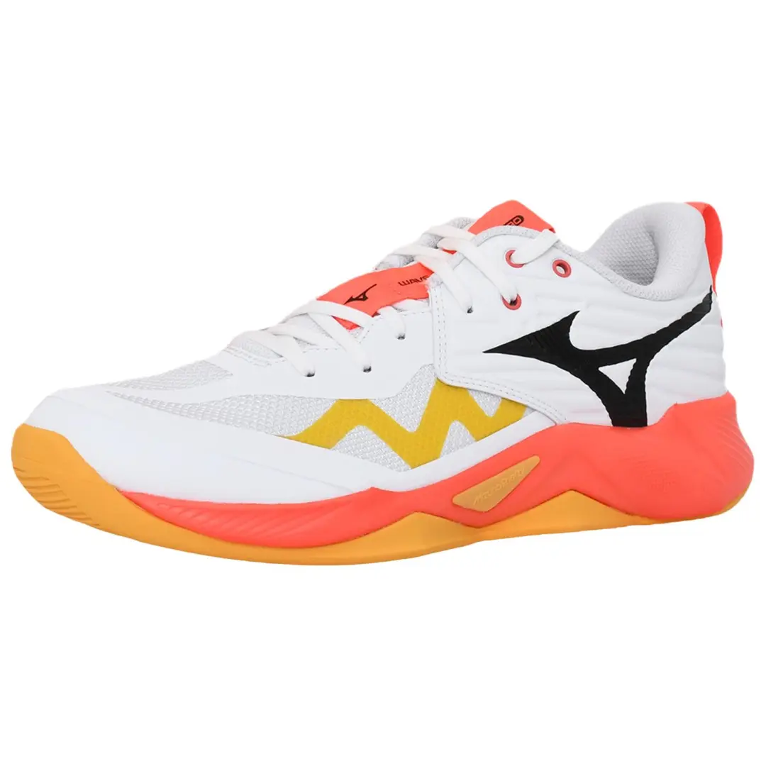 Mizuno WAVE MOMENTUM PRO Low top Training Shoes Unisex White