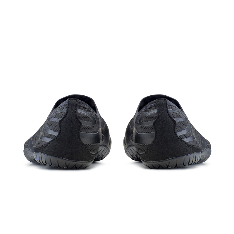 Vibram Slip Resistant, Abrasion Resistant, Lightweight, Quick Dry Low top Training Shoes Men’s Black