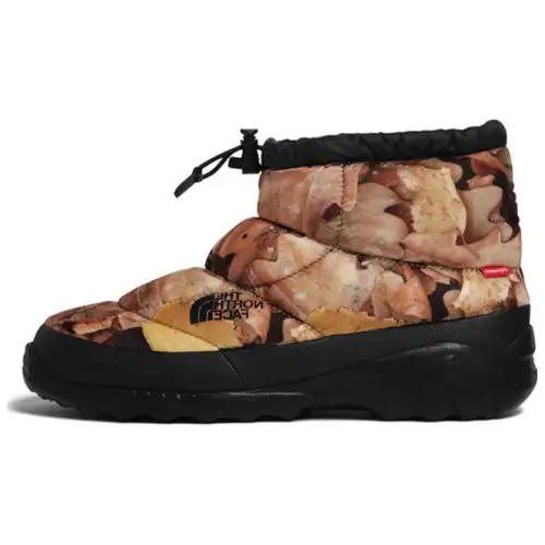 THE NORTH FACE Nuptse Bootie Supreme Leaves