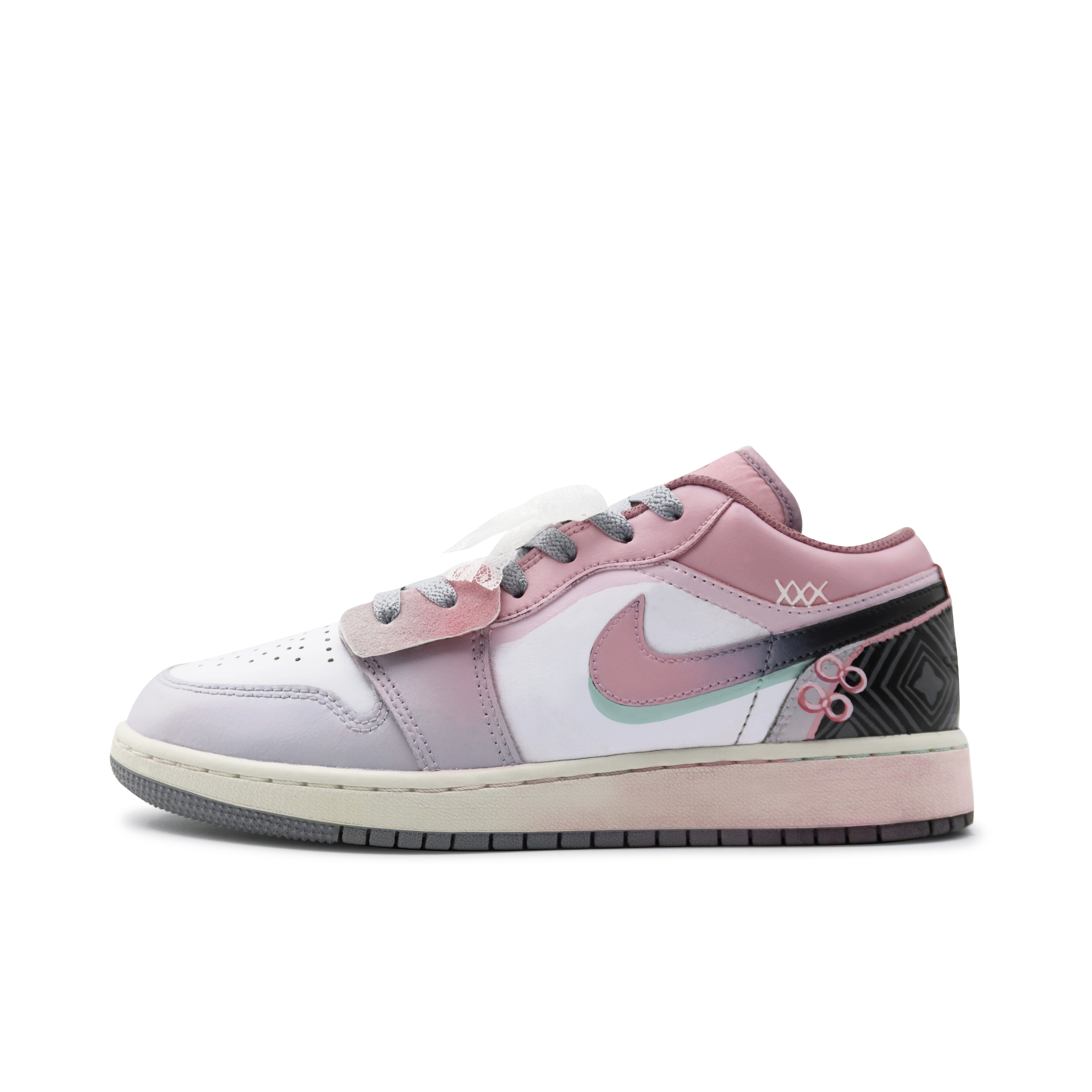 Jordan Air Jordan 1 Low Abrasion Resistant Low top Vintage Basketball Shoes GS Black White Pink