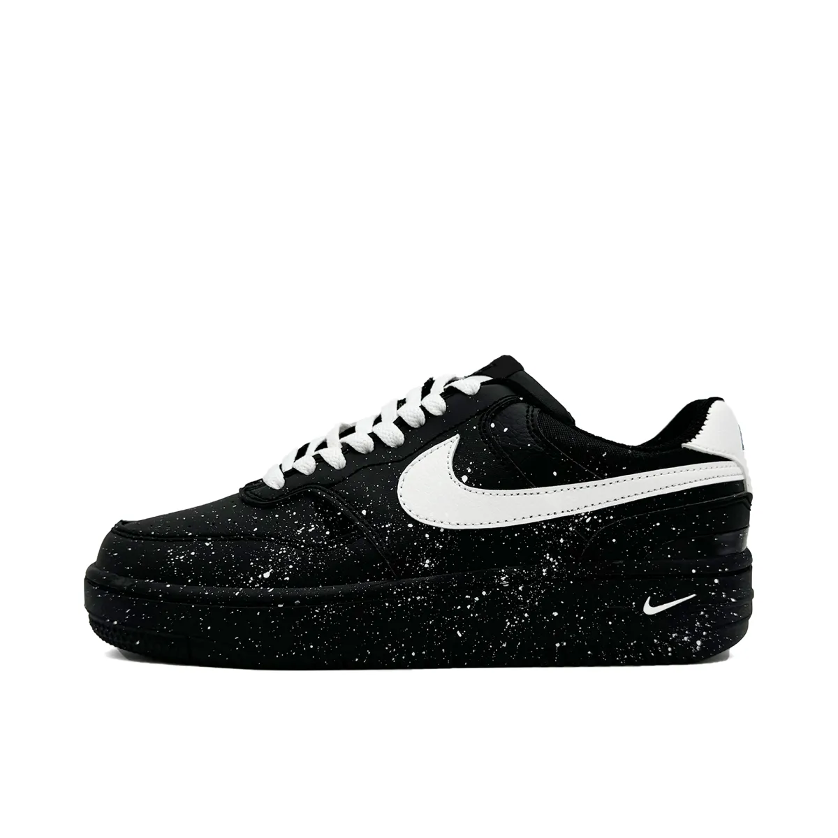 Nike Gamma Force Low top Skateboard Shoes Women's Black White