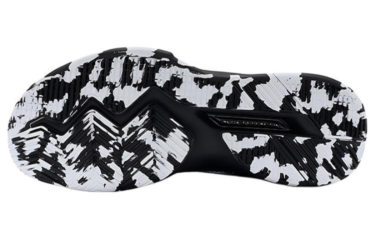 XTEP Cushioning Slip Resistant Low top Basketball Shoes Men’s Black White