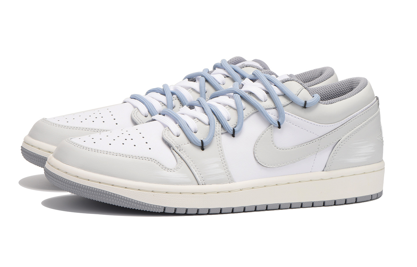 Jordan Air Jordan 1 Slip Resistant Coverage Low top Vintage Basketball Shoes Men’s Gray White