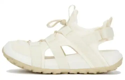 THE NORTH FACE EXPLORE CAMP Slip Resistant Beach Sandals Women's White
