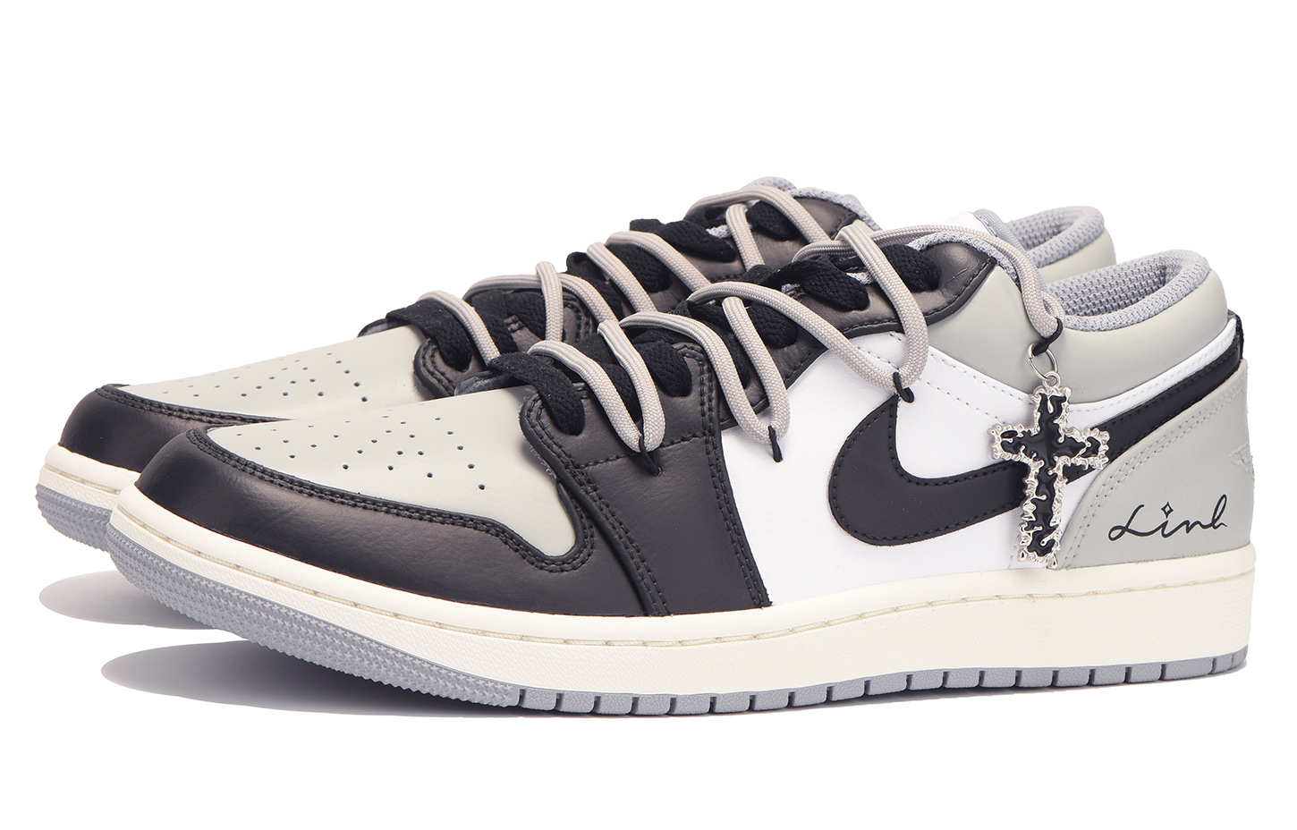 Jordan Air Jordan 1 Slip Resistant Coverage Low top Vintage Basketball Shoes Men’s Black Gray