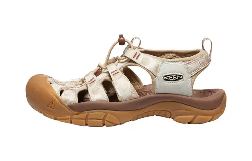 Keen Newport Retro Fabric Slip Resistant Cushioning Breathable River Trekking Shoes Women's White Brown