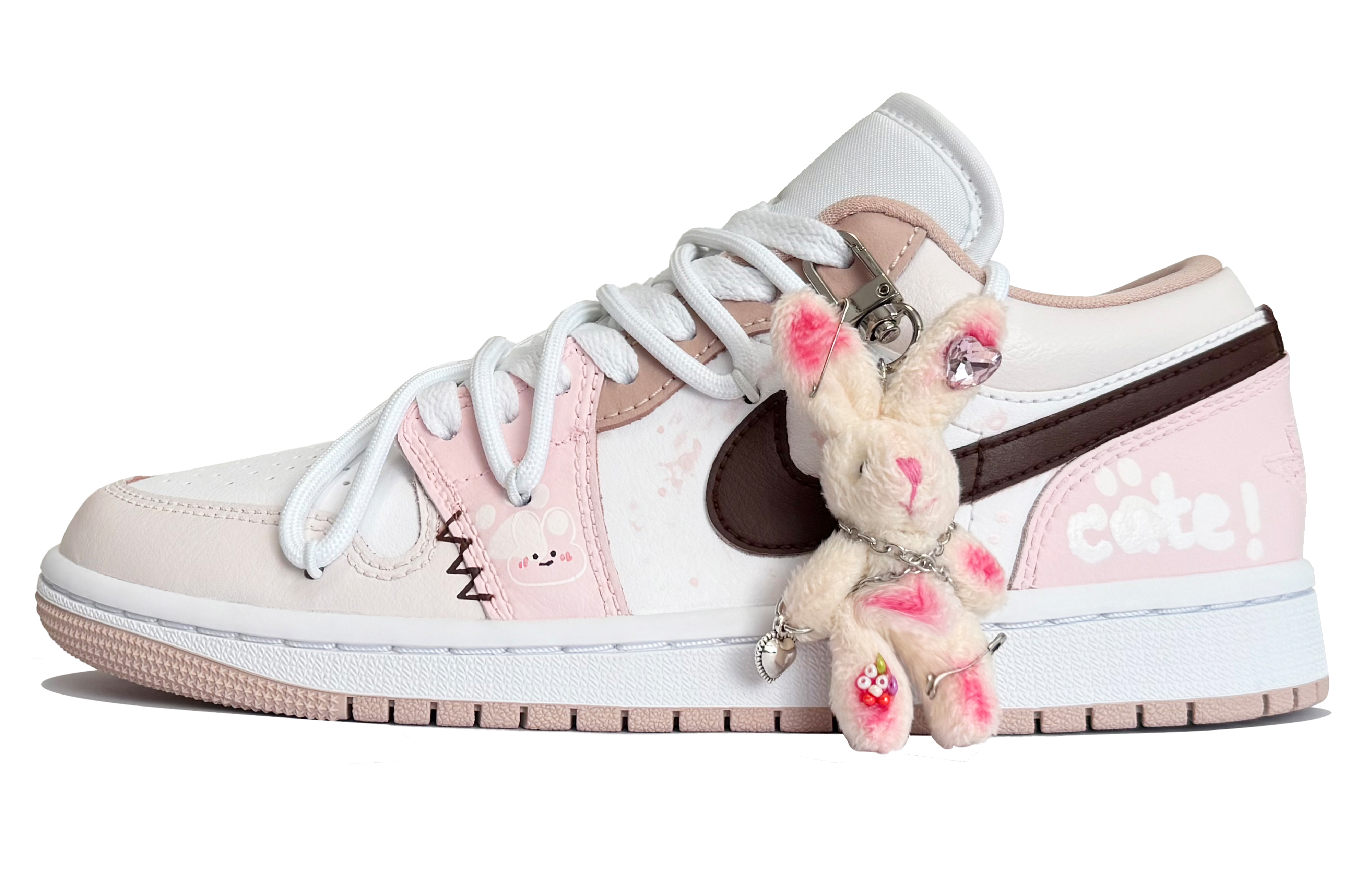 Jordan Air Jordan 1 Cream Puff Sweet Bunny Cushioning Breathable Lightweight Low top Vintage Basketball Shoes Unisex
