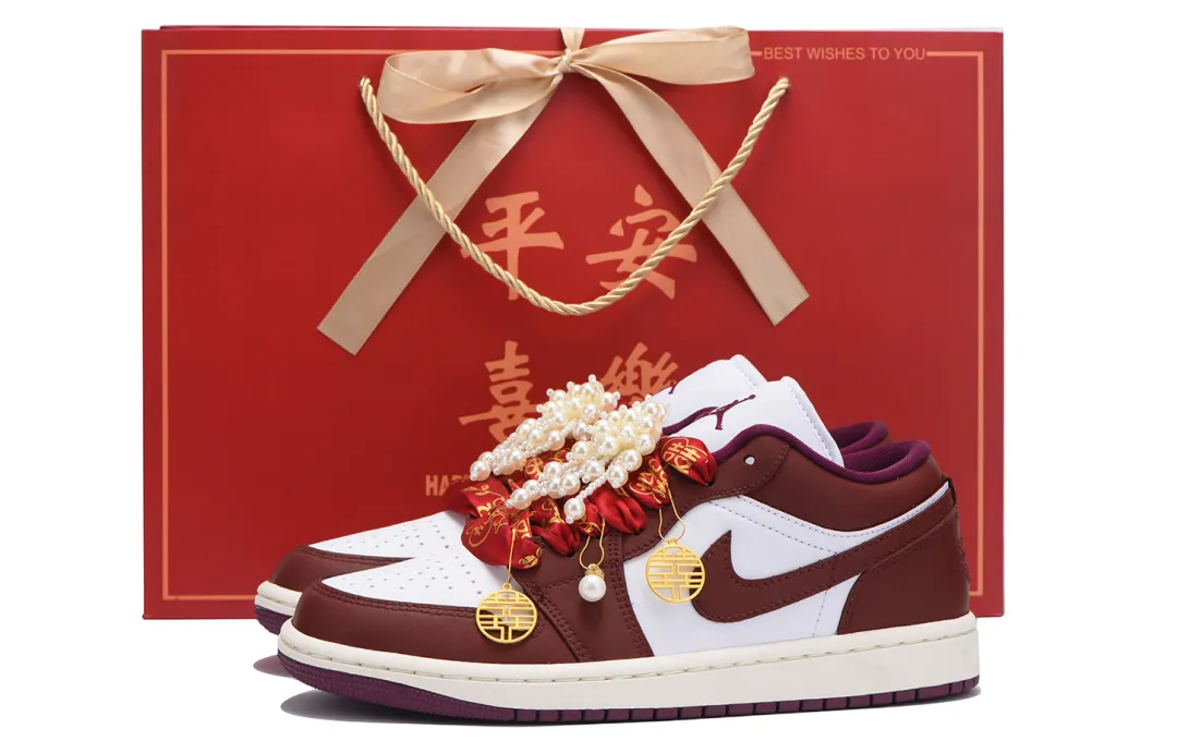 Jordan Air Jordan 1 Slip Resistant And Abrasion Resistant Coverage Low top Vintage Basketball Shoes Women's True Red