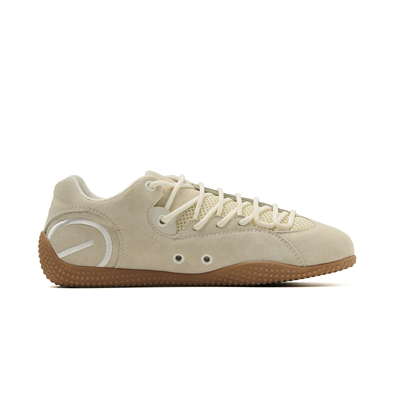 Senzubean Slip Resistant Abrasion Resistant Low top Racing Shoes Unisex Oat White