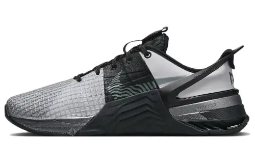 Nike Metcon 8 FlyEase Premium shock-absorbing, non-slip, wear-resistant, low-top training shoes, women's, black, white and gray
