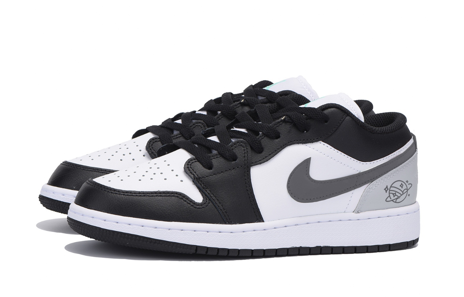 Jordan Air Jordan 1 Slip Resistant Abrasion Resistant Low top Vintage Basketball Shoes Men’s Black Gray