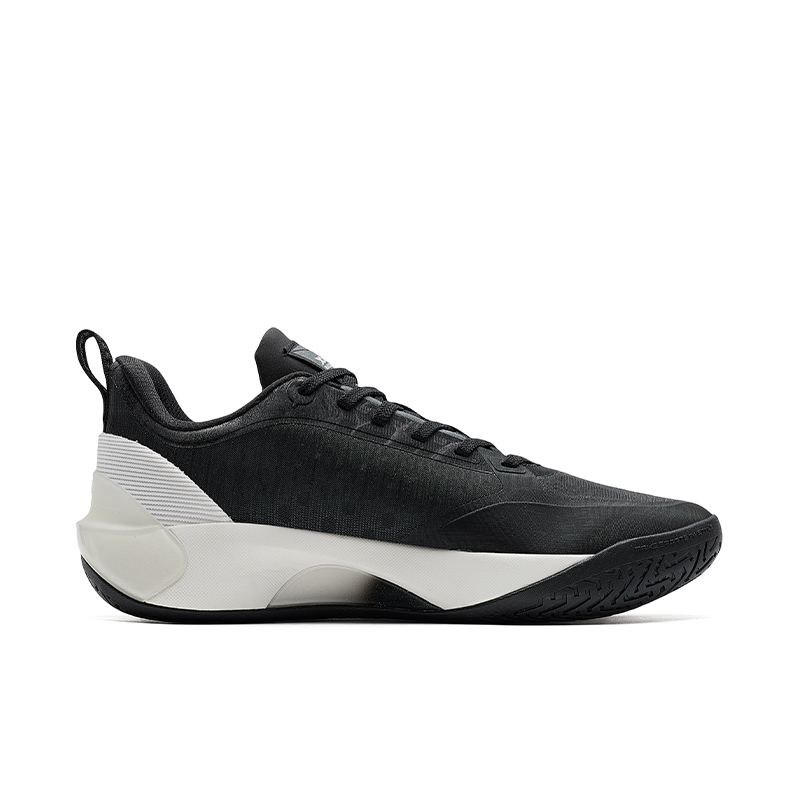 XTEP Light Attack 3 Game Ready Slip Resistant Abrasion Resistant Slip Resistant Abrasion Resistant Low top
