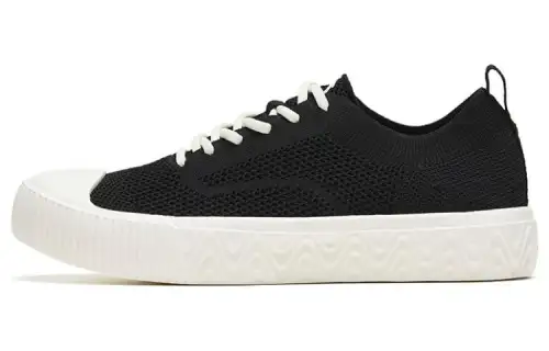 Anta Slip Resistant, Abrasion Resistant, Lightweight Low top Canvas Shoes Women's Black White