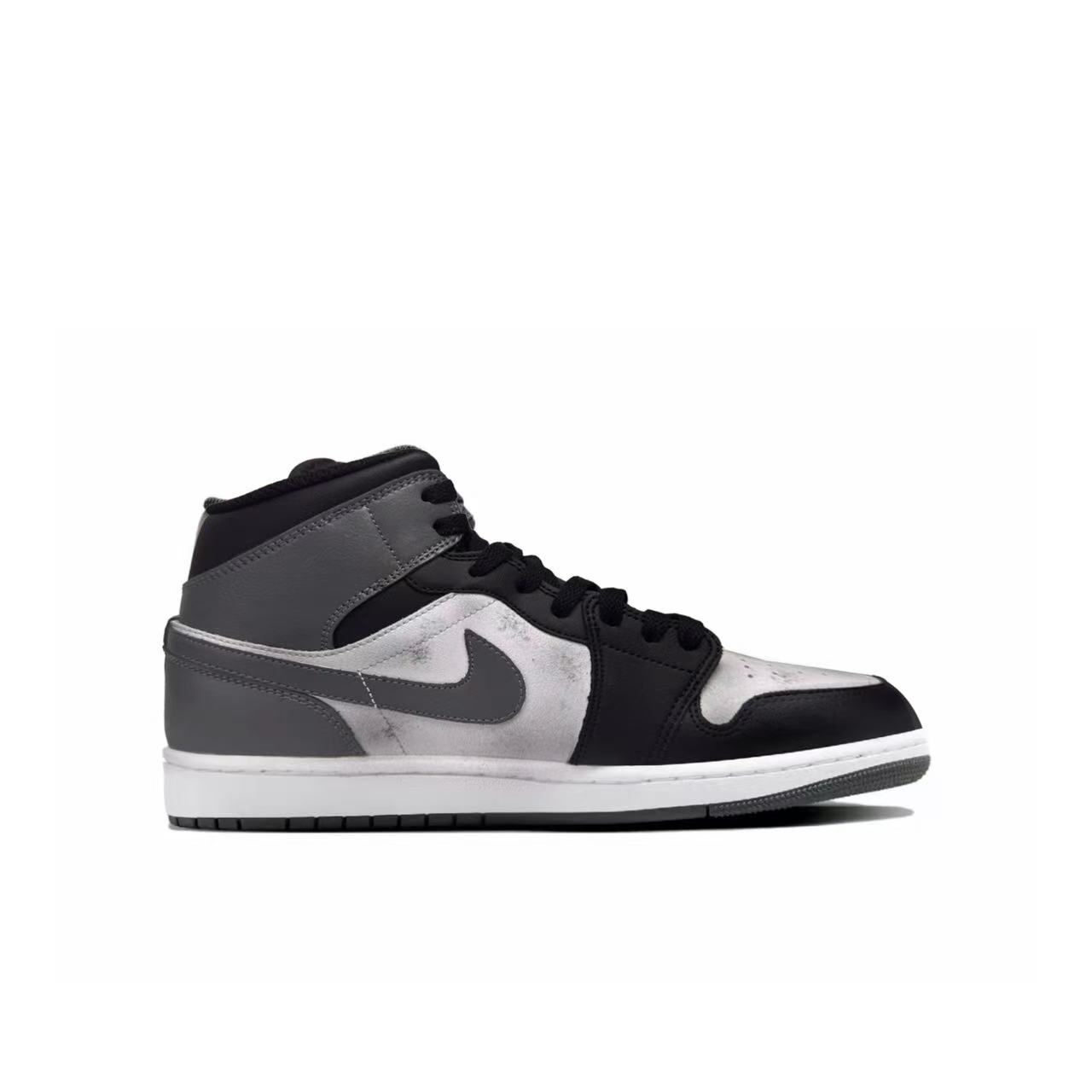 Jordan Air Jordan 1 Mid top Vintage Basketball Shoes Unisex Black White