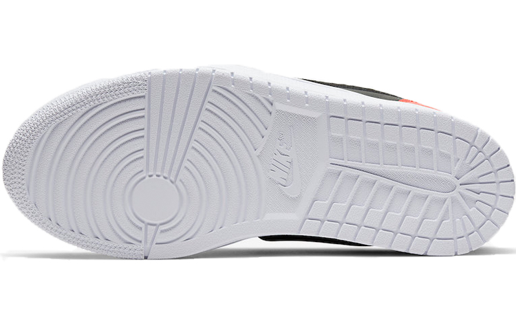 Женские кроссовки Jordan Air Jordan 1 ‘Infrared’ Low (красный) — Красный / чёрный / белый — фото 5
