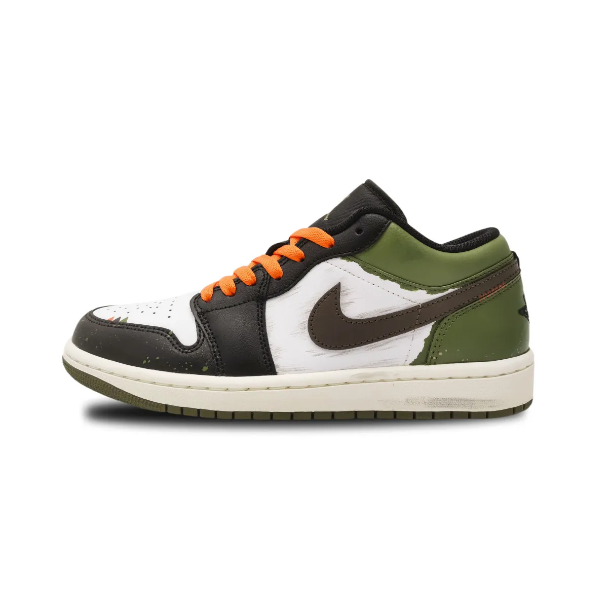 Jordan Air Jordan 1 Slip Resistant Abrasion Resistant Low top Vintage Basketball Shoes Unisex Black White Green