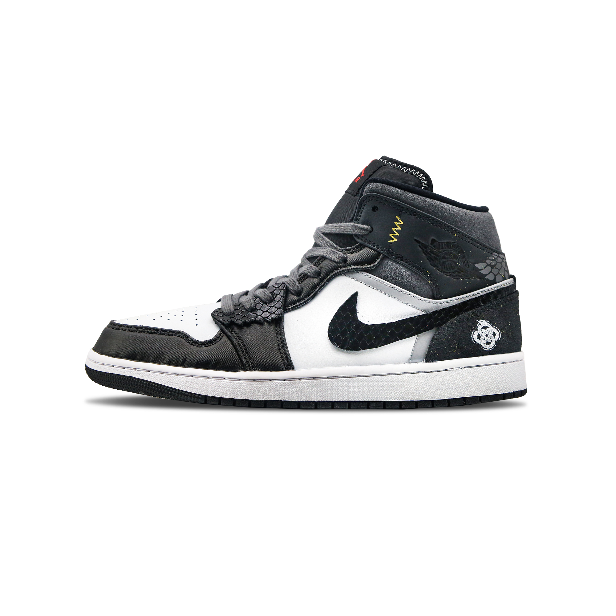 Jordan Air Jordan 1 Low Year Of The Snake, Heavy Armor Of Molin Mid top Vintage Basketball Shoes Men’s Black White
