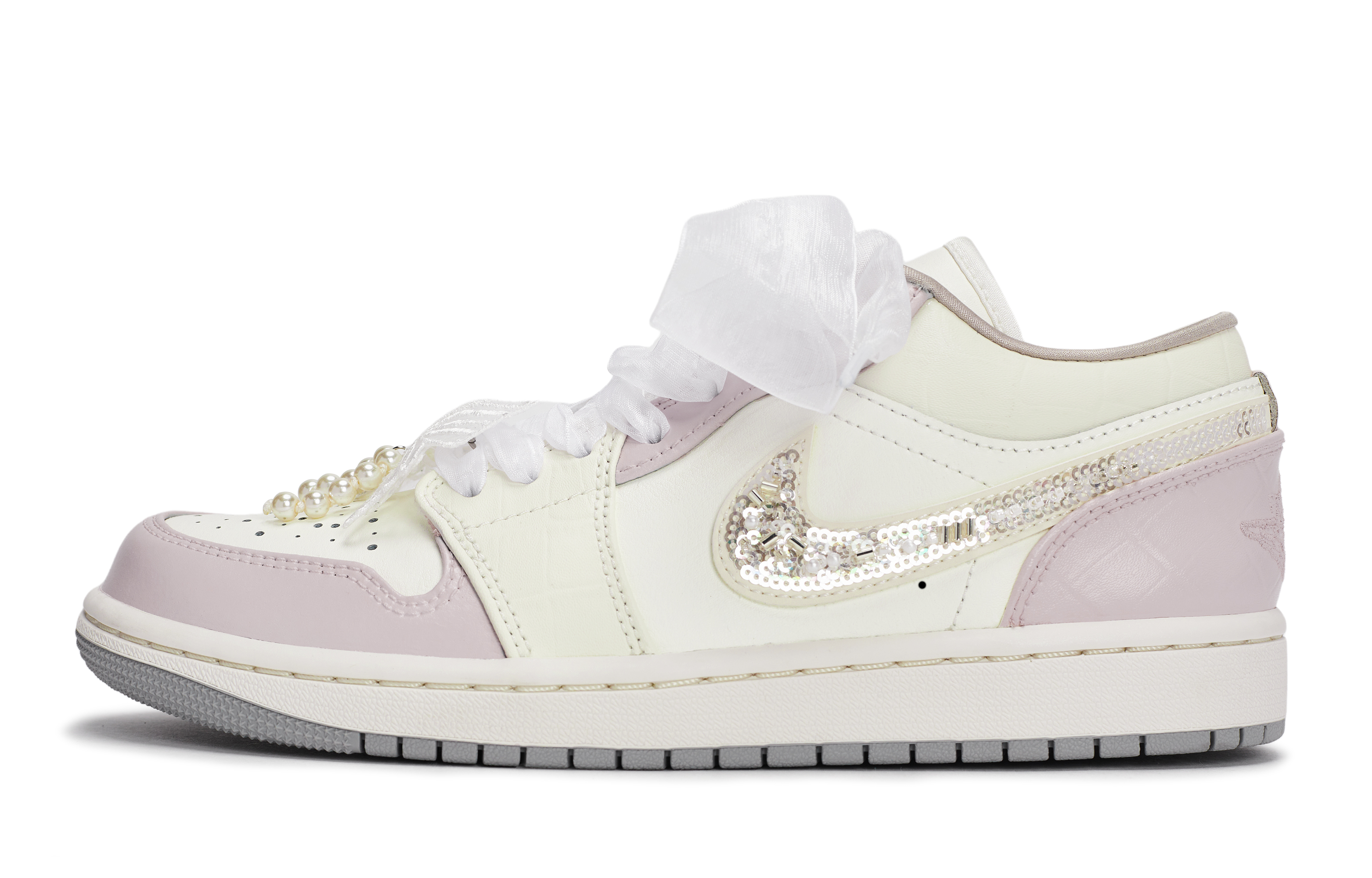 Jordan Air Jordan 1 Vintage Basketball Shoes Women’s Low Top Beige/White/Pink