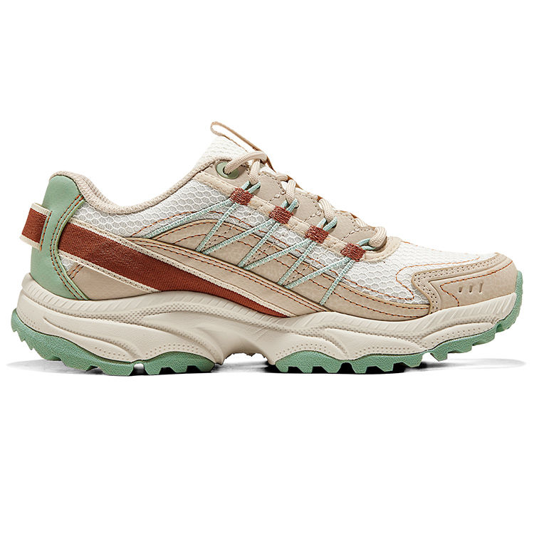 Skechers VIGOR At Low top Hiking Shoes Women’s White