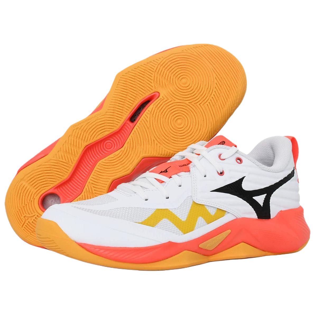 Mizuno WAVE MOMENTUM PRO Low top Training Shoes Unisex White