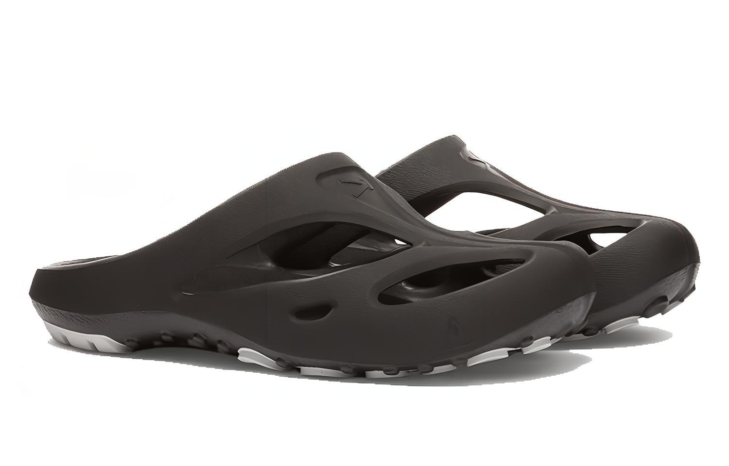 Keen Shanti logo-embossed slippers