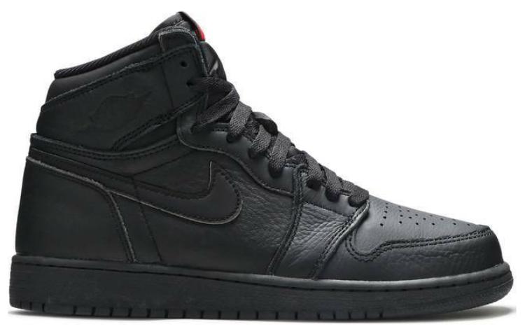 JORDAN 1 Retro High OG Essentials Black GS