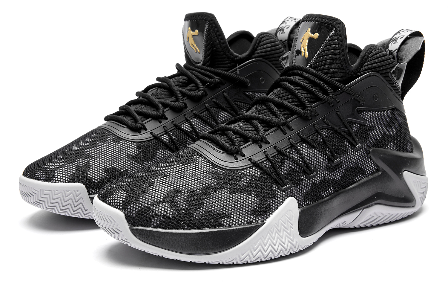 QIAODAN Broken Shadow 1.0 Basketball Shoes Men’s Low Top Black Gold