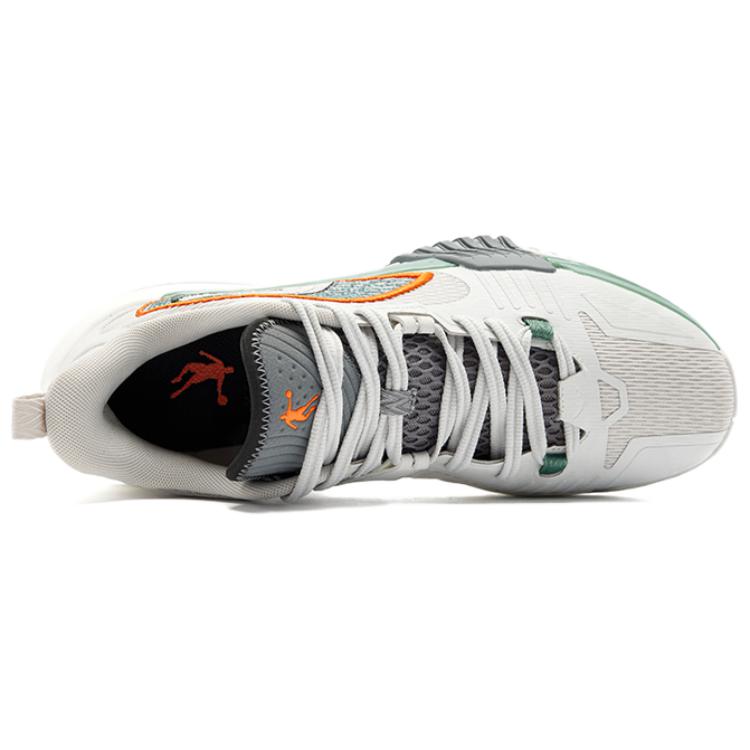 QIAODAN Polished 7 Low top Basketball Shoes Men’s Gray Green