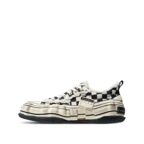 VESSEL Gene Mutation Distortion, Pixel Grid Low top Canvas Shoes Unisex Black White