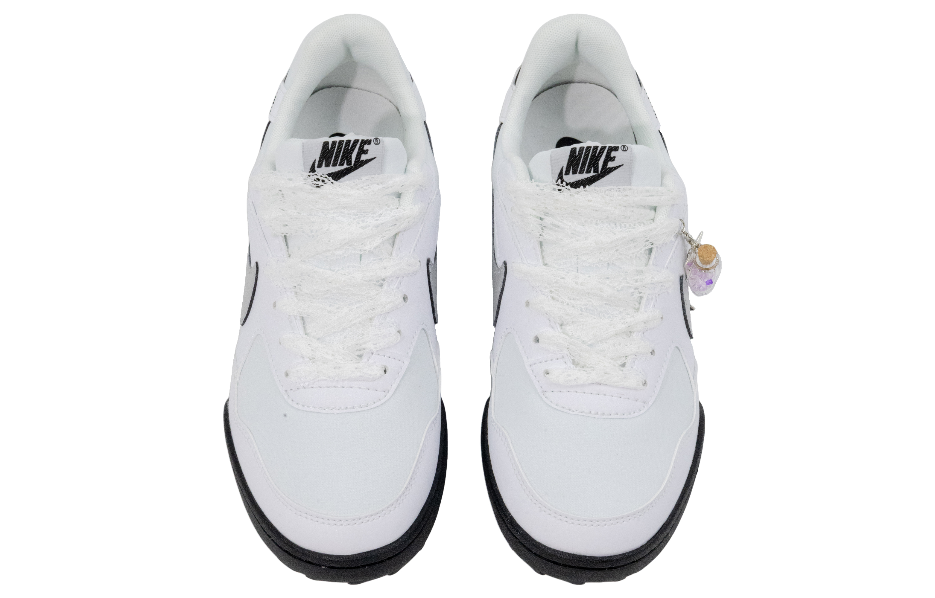 Nike Terra Manta Love Confession Moment Abrasion Resistant Low top Training Shoes Unisex Silver White