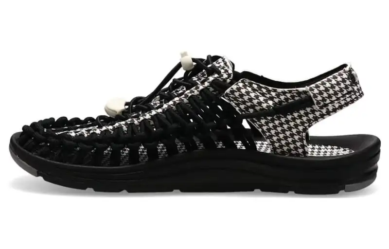 Keen Uneek Beach Sandals River Trekking Shoes Women's Black White Plaid