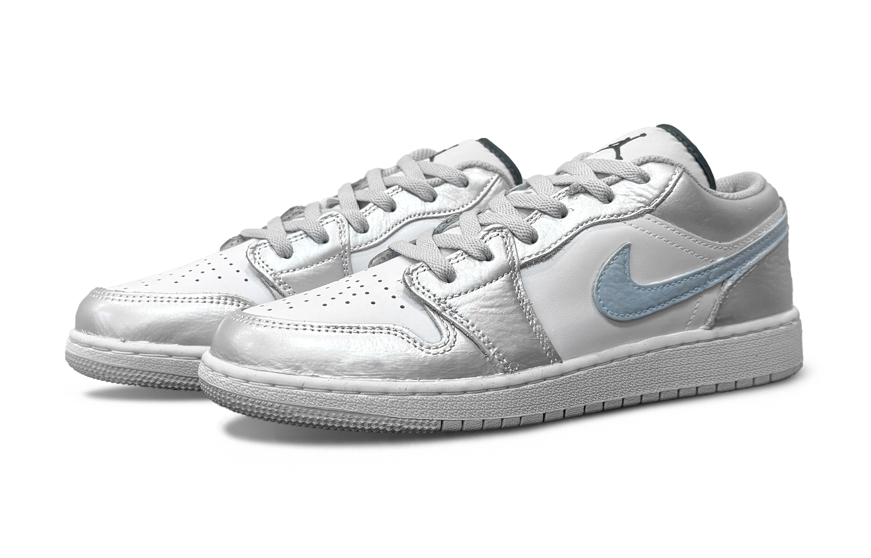 Jordan Air Jordan 1 Silver Wing Vast Sea Abrasion Resistant Low top Vintage Basketball Shoes Unisex Silver