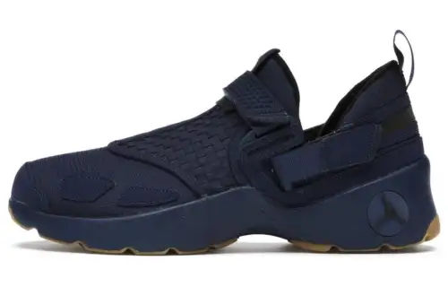 Jordan Trunner Lx Navy Gum