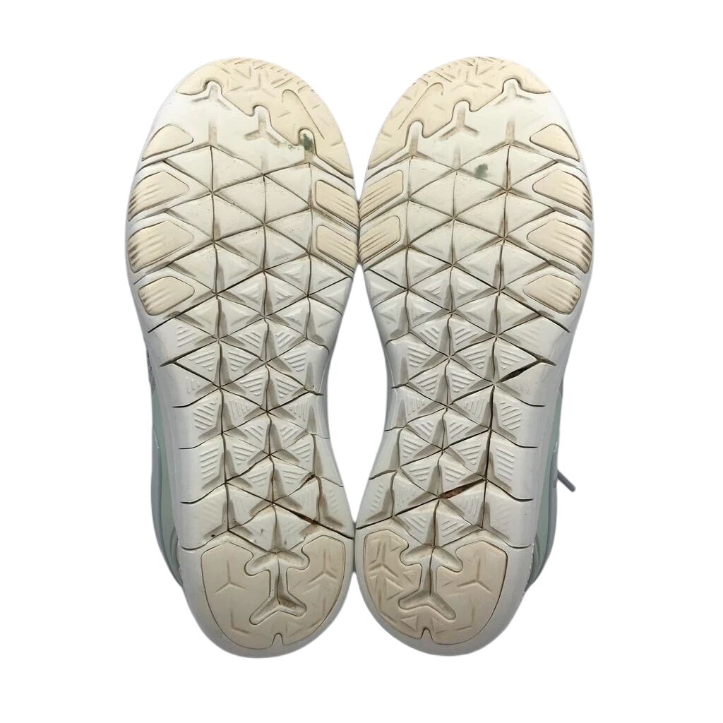 Nike Free TR Abrasion Resistant Low top Training Shoes Women’s Gray Green