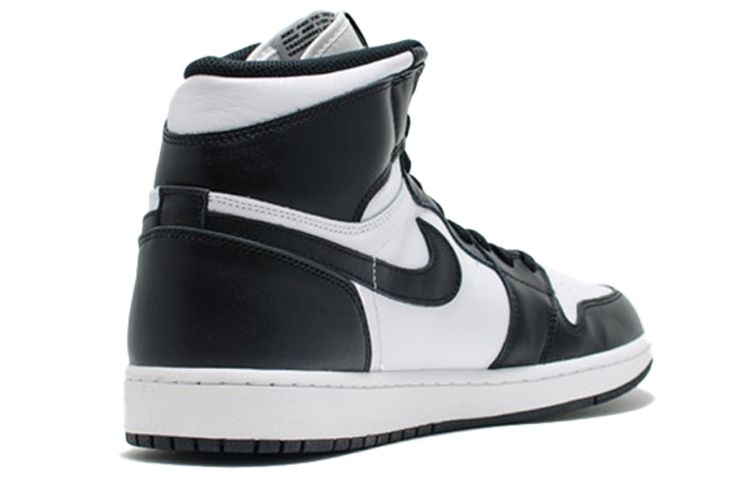 Мужские кроссовки Jordan Air Jordan 1 Retro Black White (черно-белые) — Белый / чёрный — фото 3