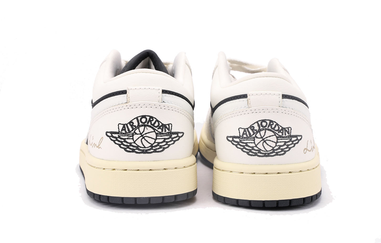 Jordan Air Jordan 1 Slip Resistant Abrasion Resistant Low top Vintage Basketball Shoes Women’s Black White