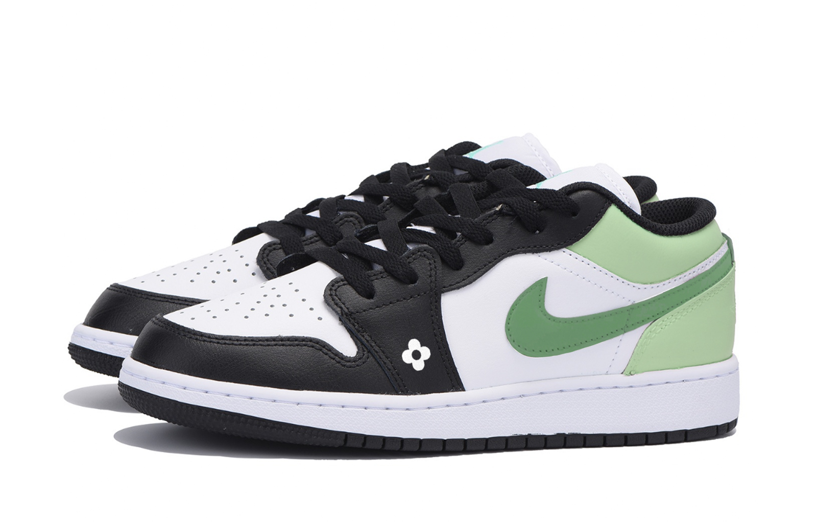 Jordan Air Jordan 1 Slip Resistant Cushioning Low top Vintage Basketball Shoes Men’s White